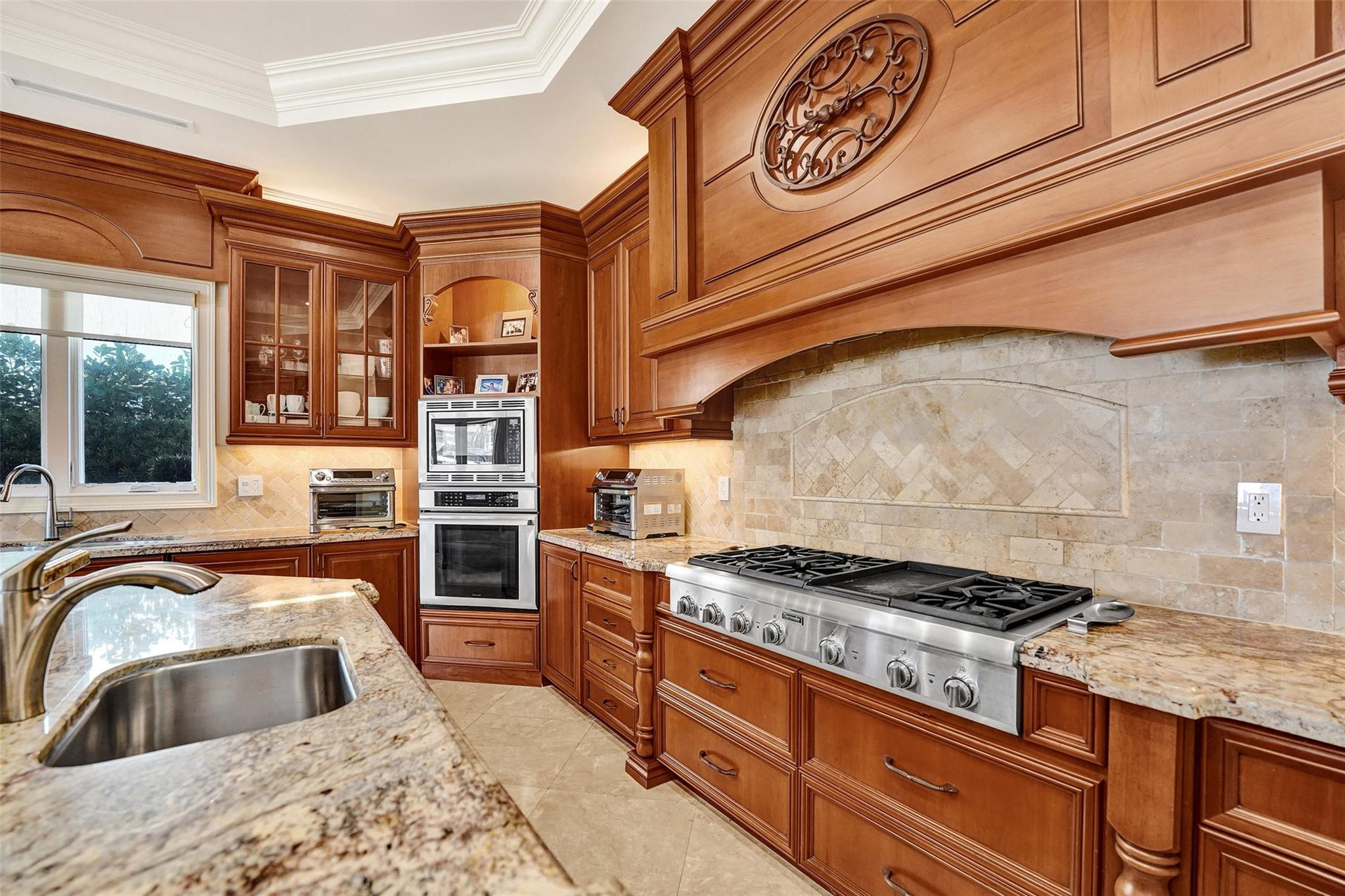 642 Palm, Hallandale Beach FL 33009