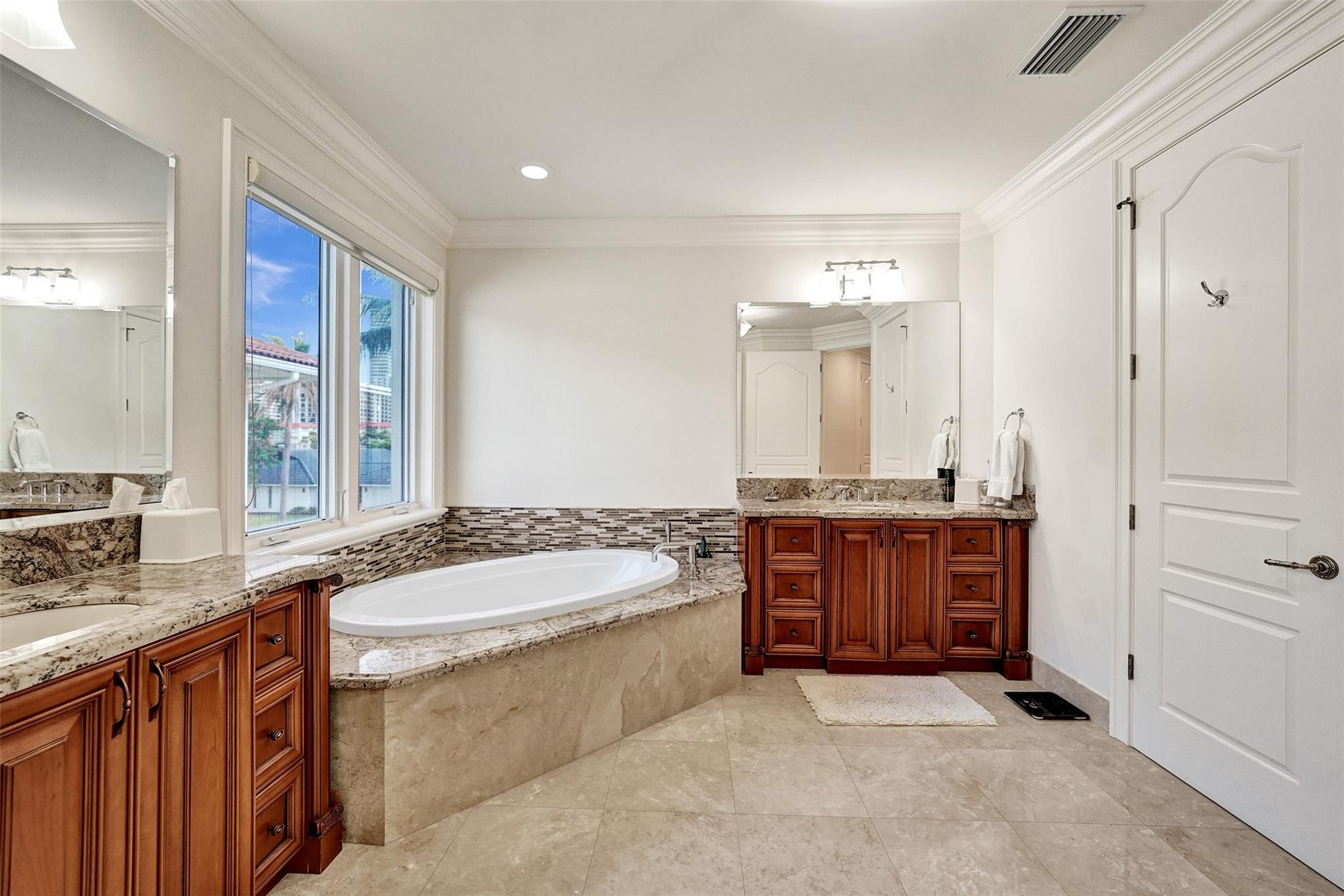 642 Palm, Hallandale Beach FL 33009