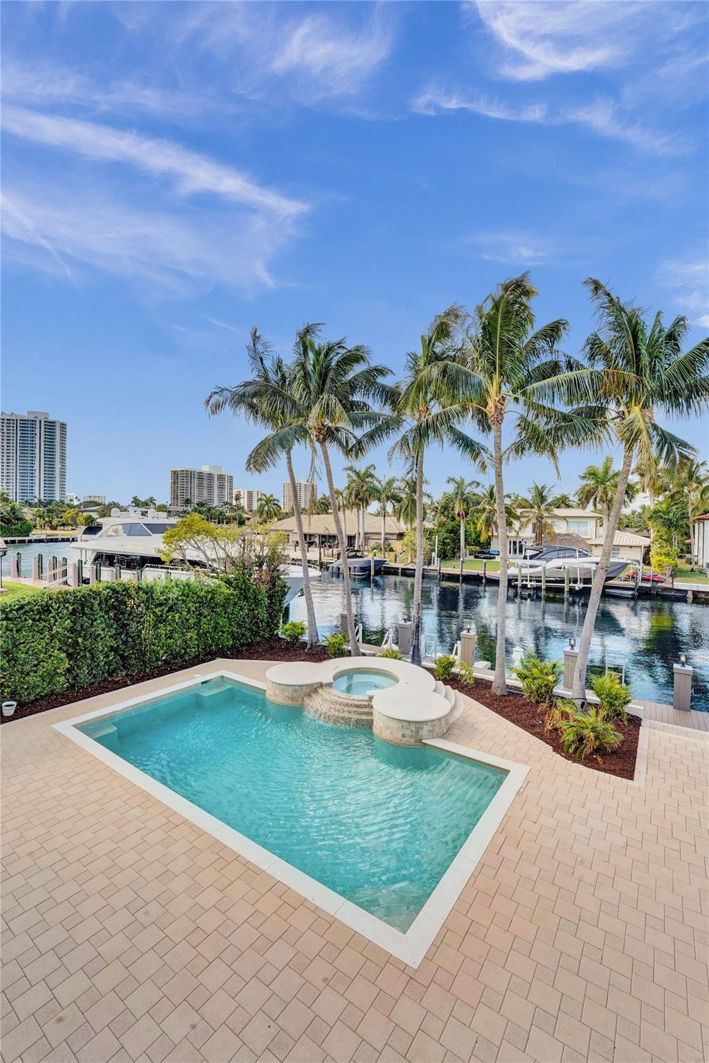 642 Palm, Hallandale Beach FL 33009