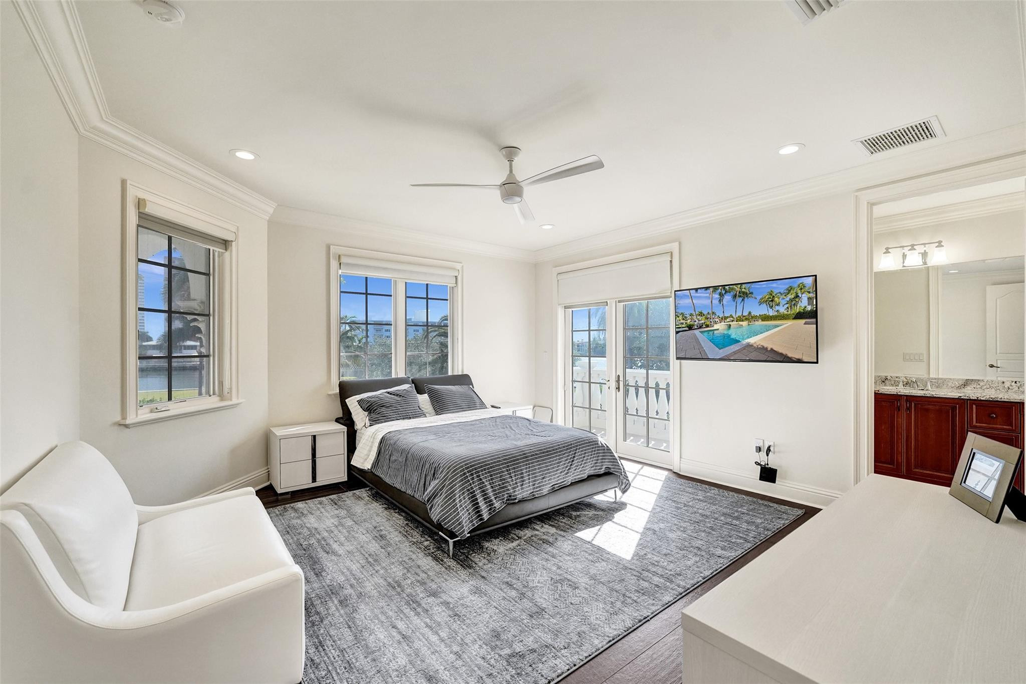 642 Palm, Hallandale Beach FL 33009