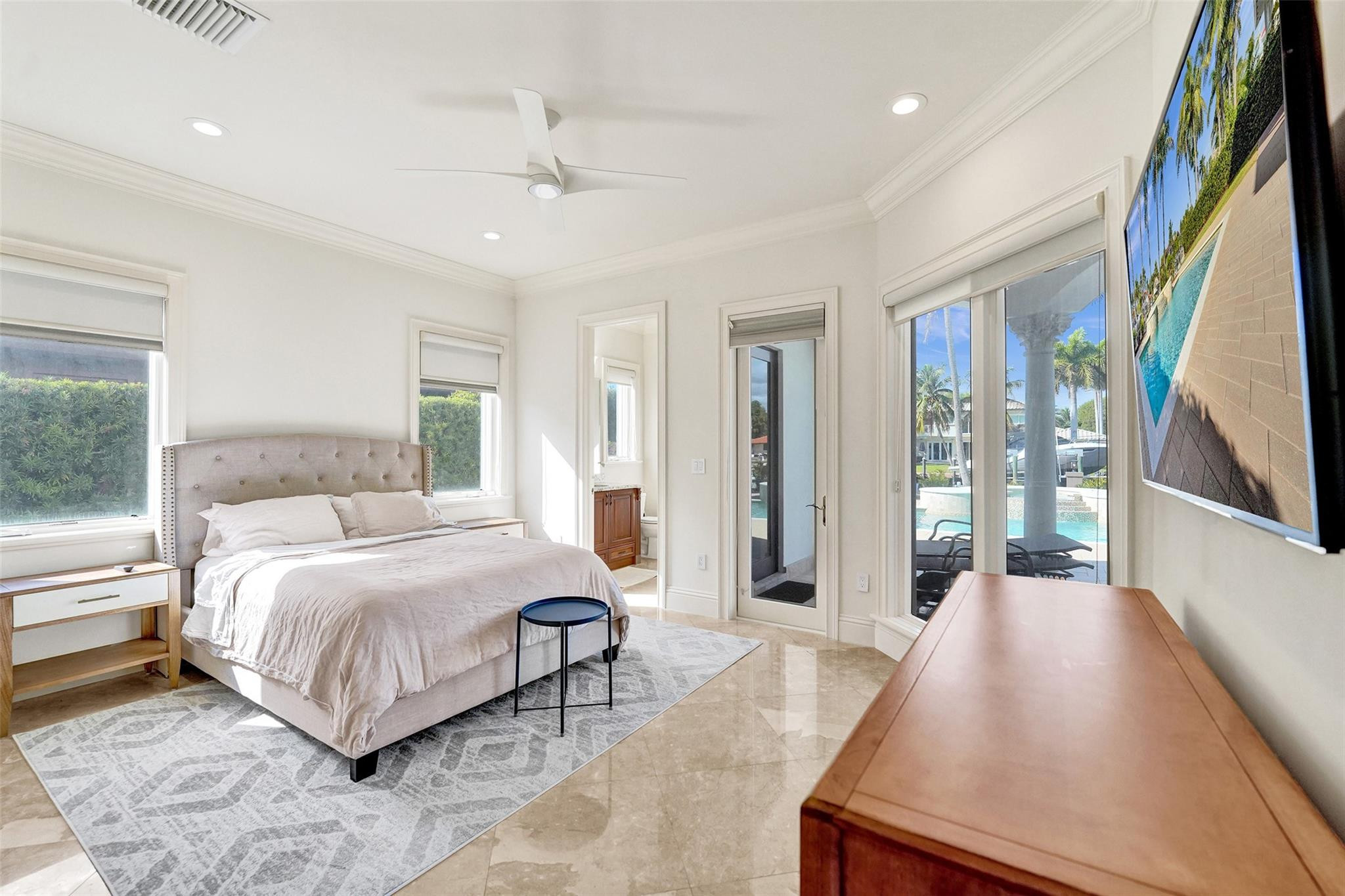 642 Palm, Hallandale Beach FL 33009