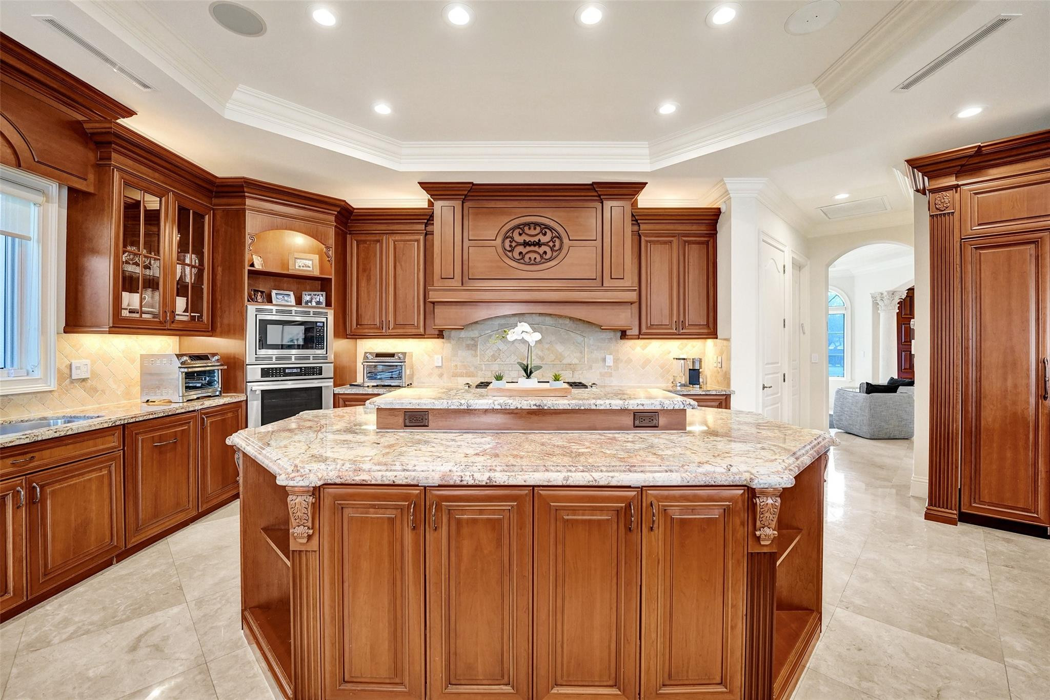 642 Palm, Hallandale Beach FL 33009