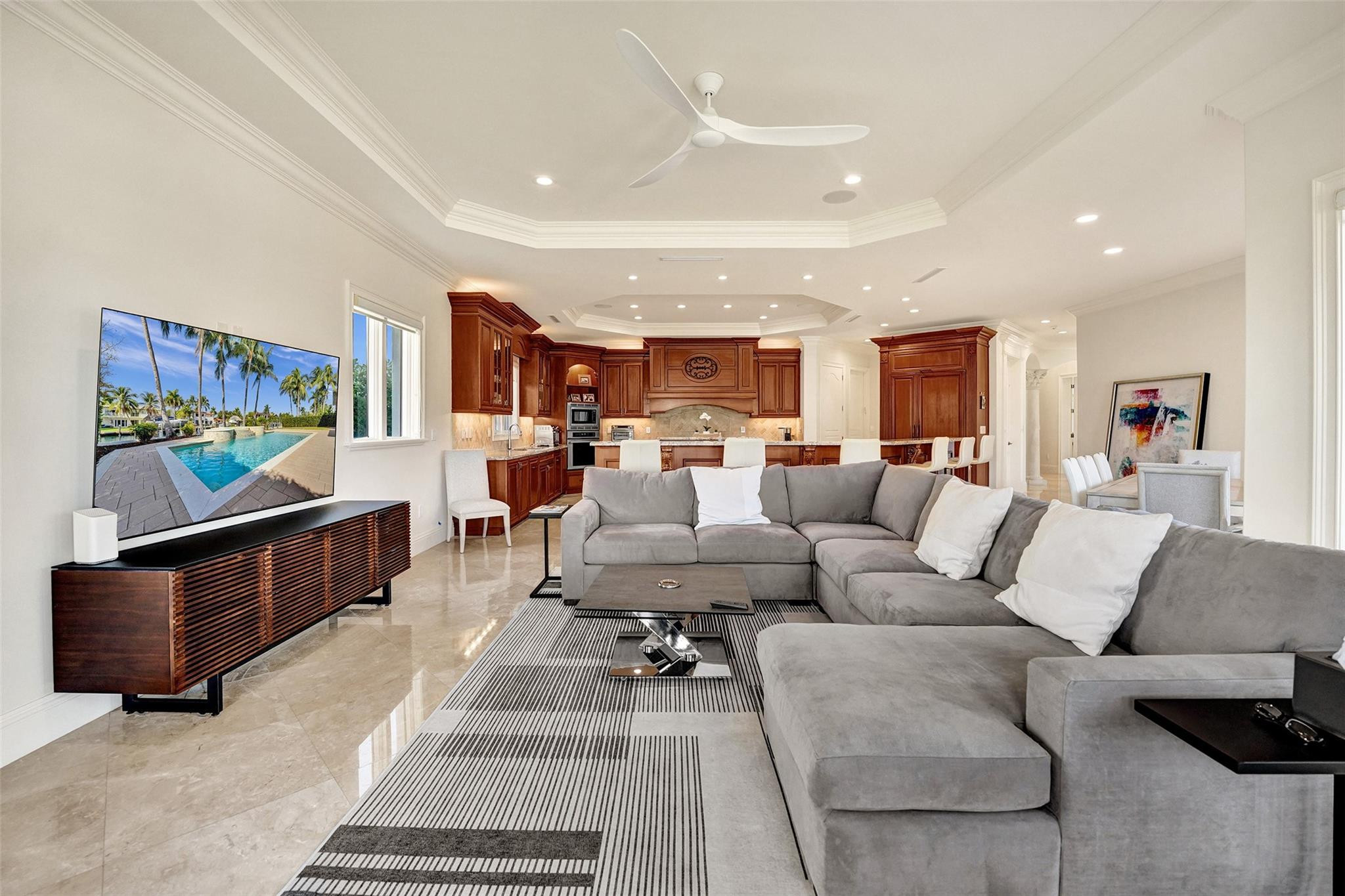 642 Palm, Hallandale Beach FL 33009