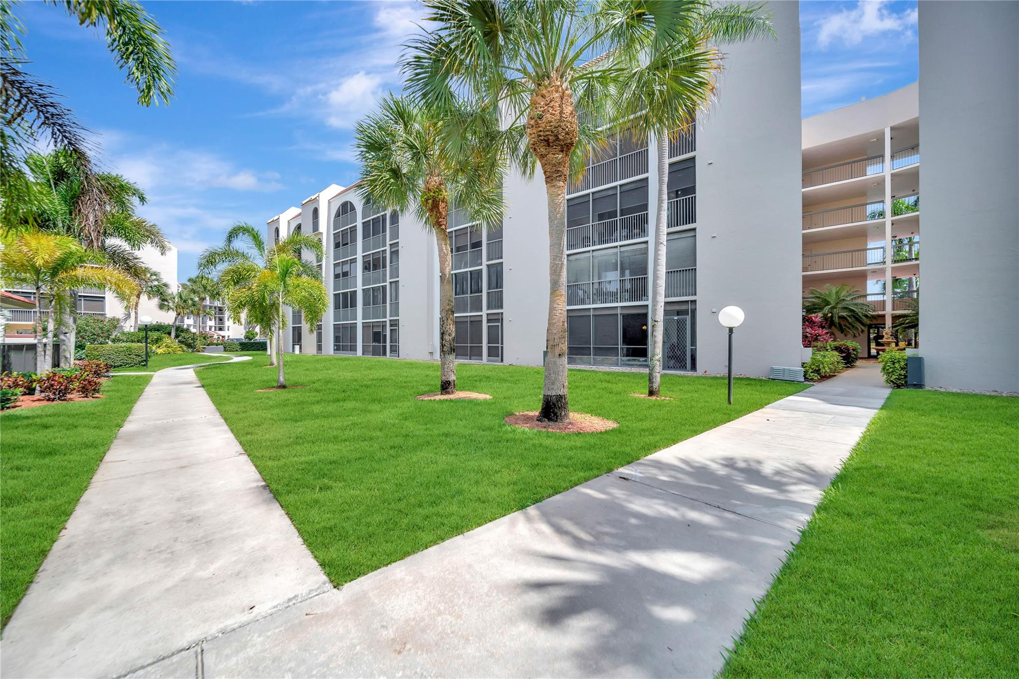 3521 Environ #B410, Lauderhill FL 33319