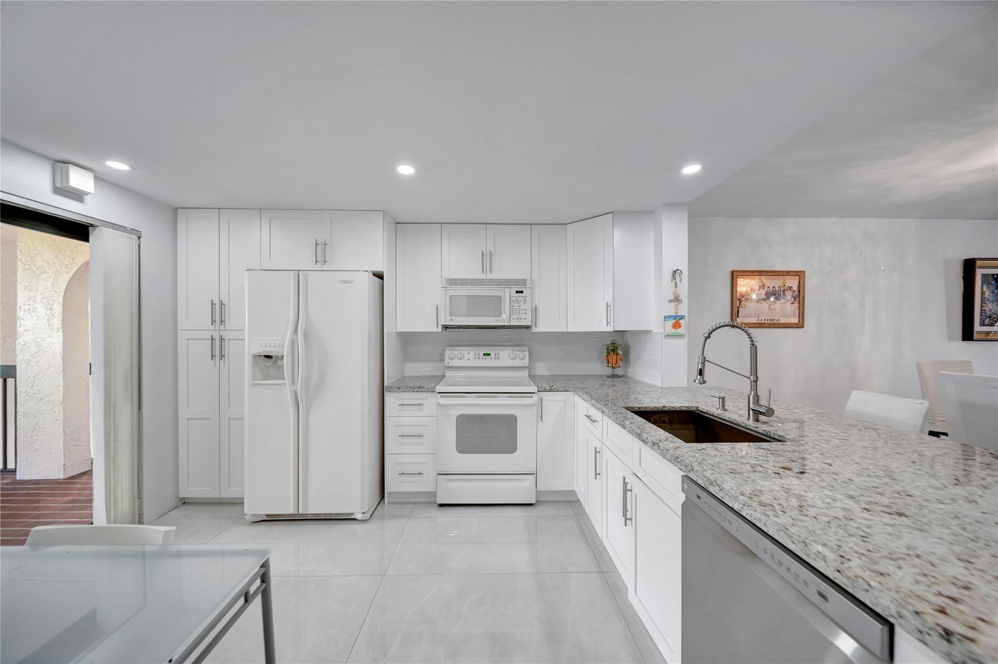 3521 Environ #B410, Lauderhill FL 33319