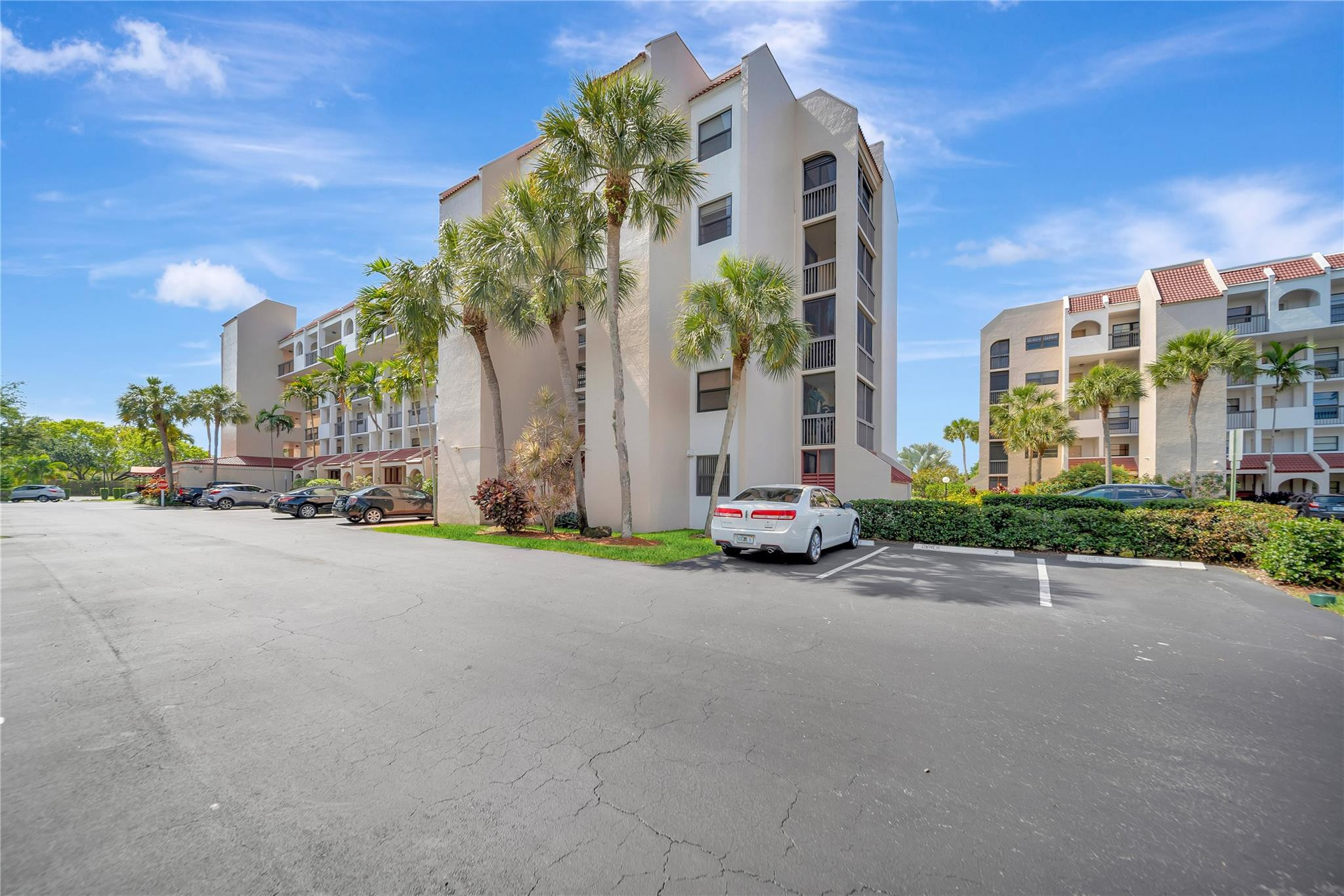 3521 Environ #B410, Lauderhill FL 33319