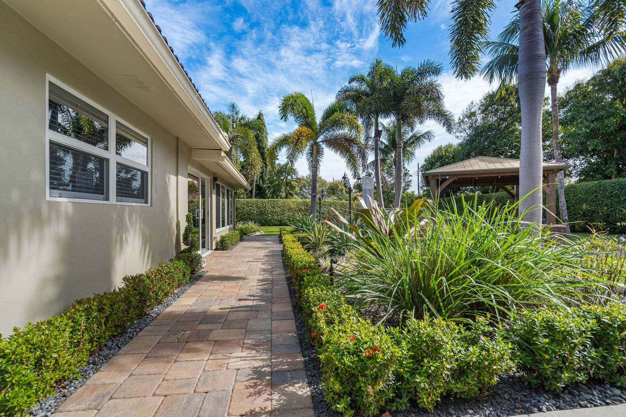 112 SW 24th, Boynton Beach FL 33435