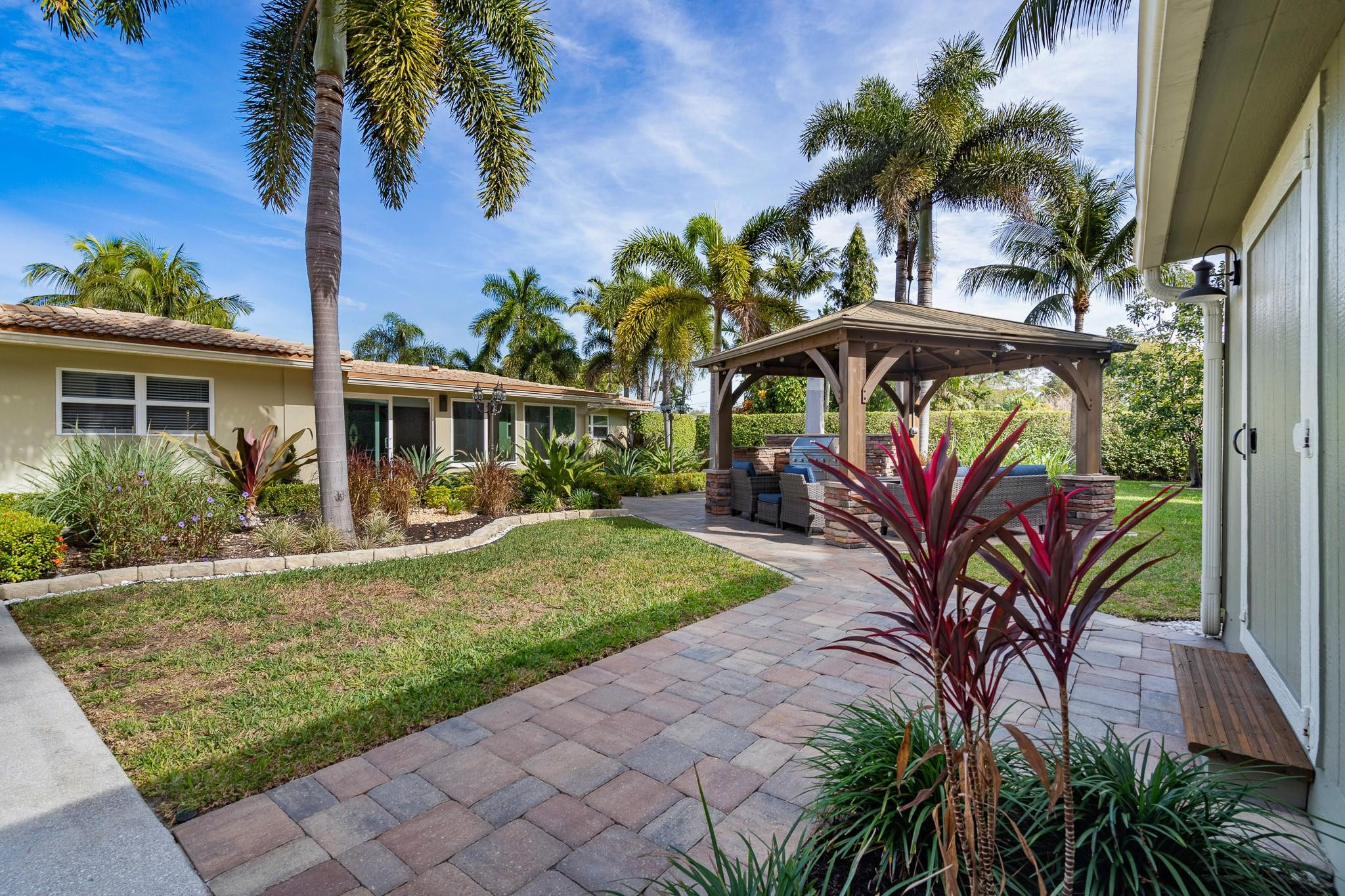 112 SW 24th, Boynton Beach FL 33435