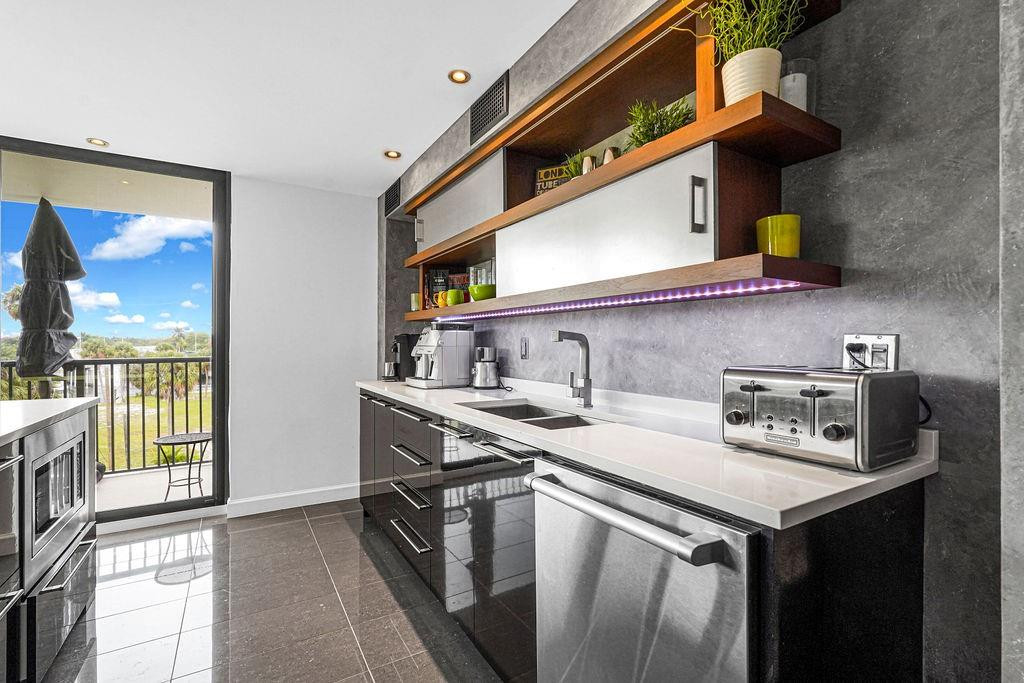 1350 River Reach #417, Fort Lauderdale FL 33315