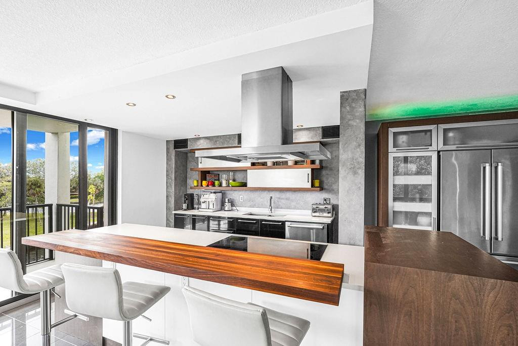 1350 River Reach #417, Fort Lauderdale FL 33315