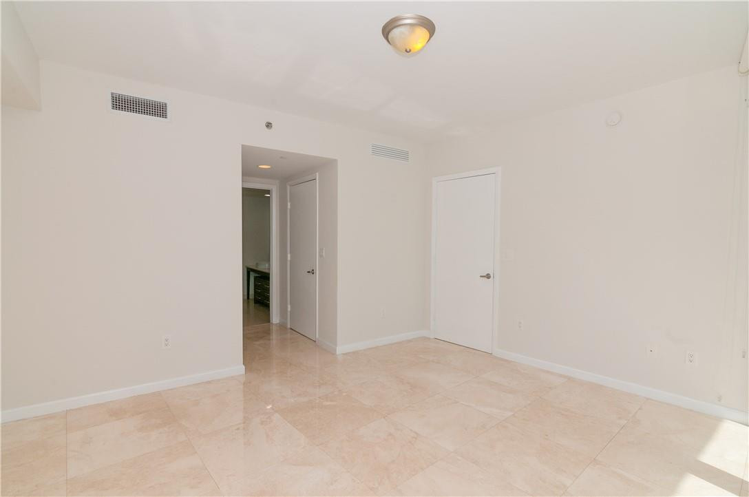 465 Brickell #Bay 419, Miami FL 33131