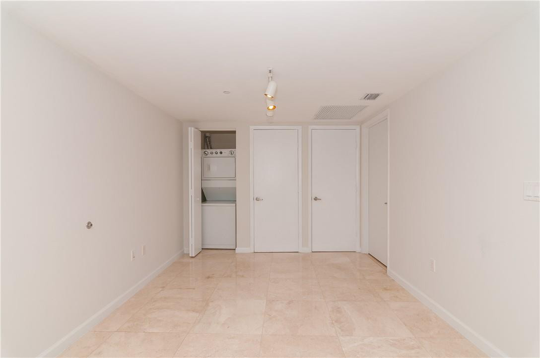 465 Brickell #Bay 419, Miami FL 33131