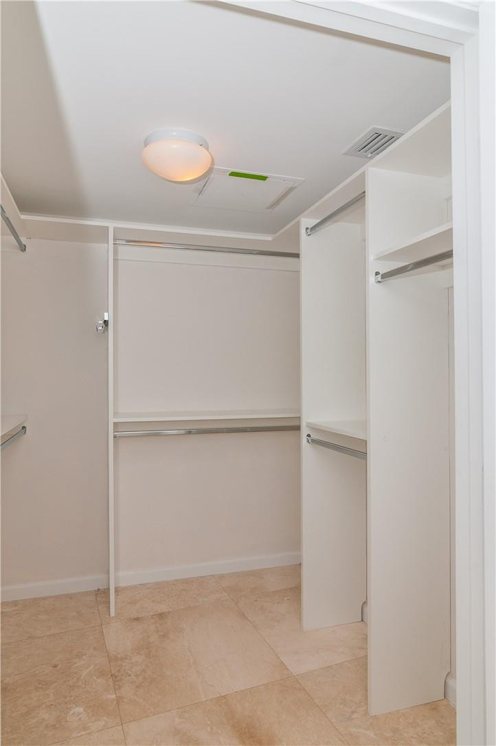 465 Brickell #Bay 419, Miami FL 33131