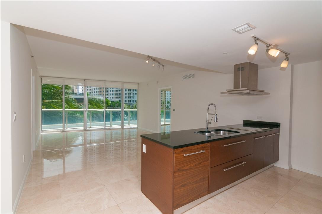 465 Brickell #Bay 419, Miami FL 33131