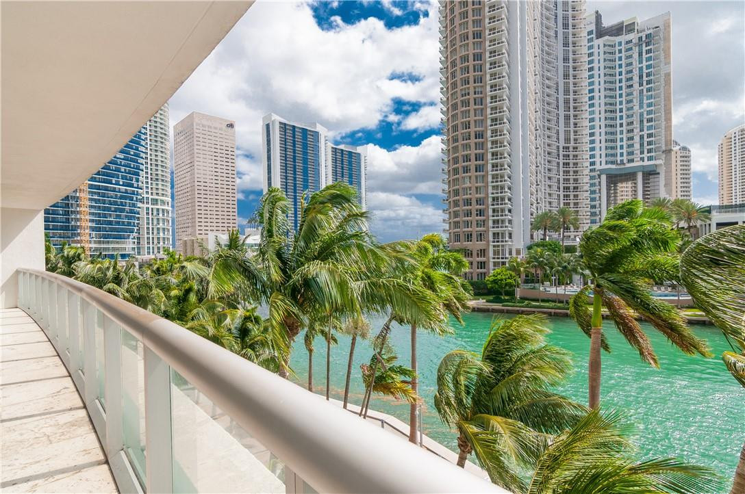 465 Brickell #Bay 419, Miami FL 33131