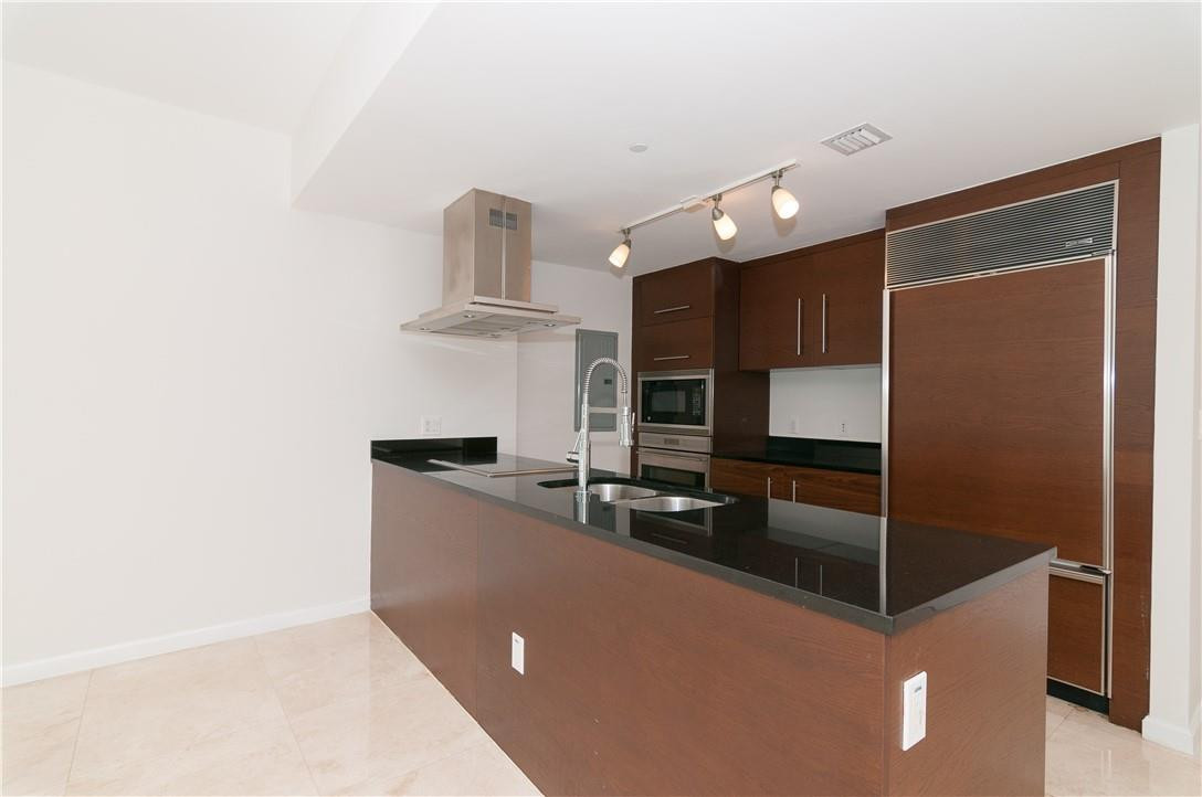 465 Brickell #Bay 419, Miami FL 33131