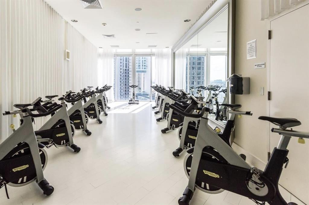 465 Brickell #Bay 419, Miami FL 33131