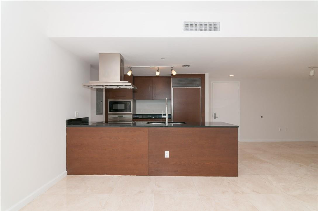 465 Brickell #Bay 419, Miami FL 33131