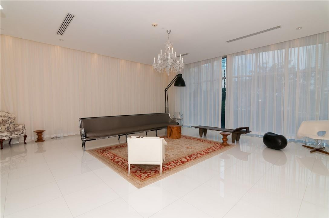 465 Brickell #Bay 419, Miami FL 33131