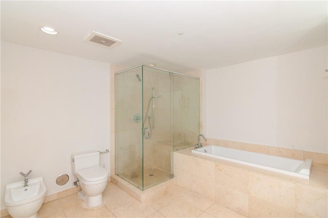 465 Brickell #Bay 419, Miami FL 33131