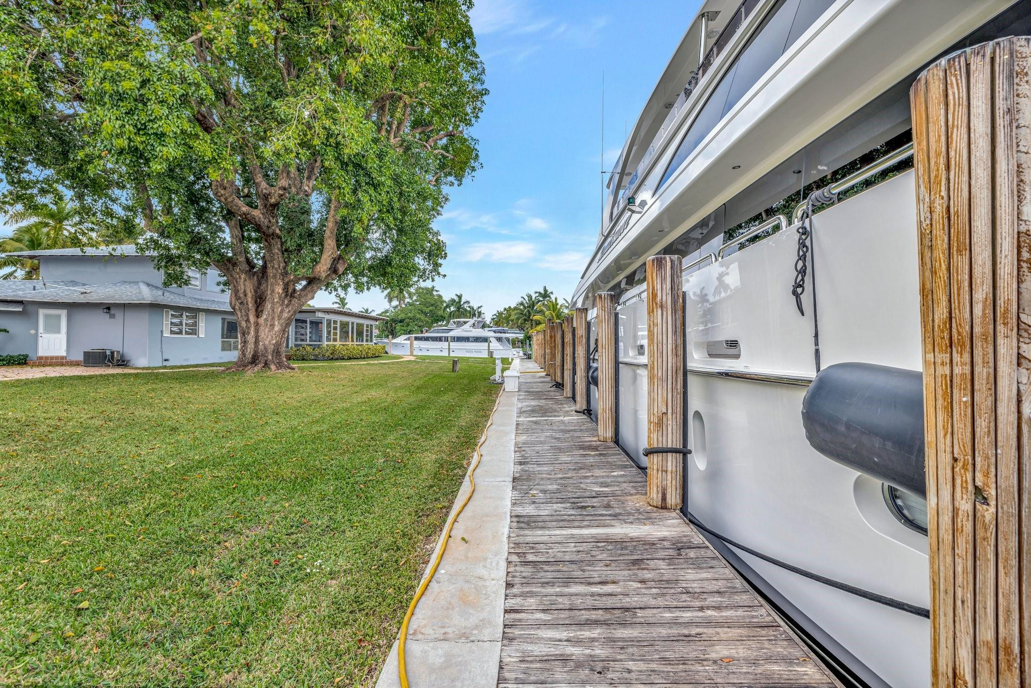 2390 SW 27th Te, Fort Lauderdale FL 33312