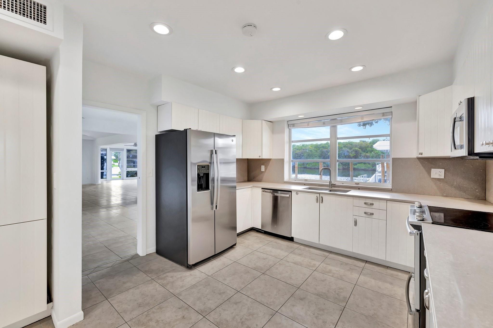 2390 SW 27th Te, Fort Lauderdale FL 33312