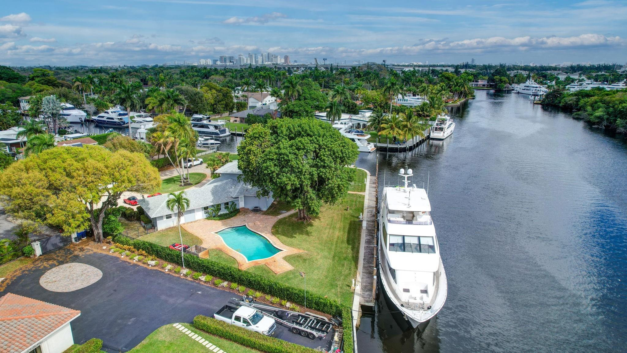2390 SW 27th Te, Fort Lauderdale FL 33312