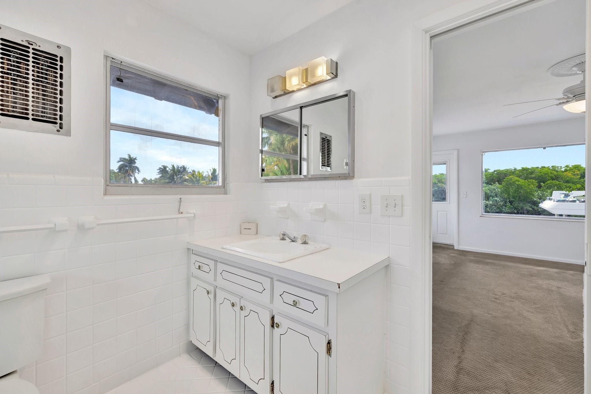 2390 SW 27th Te, Fort Lauderdale FL 33312