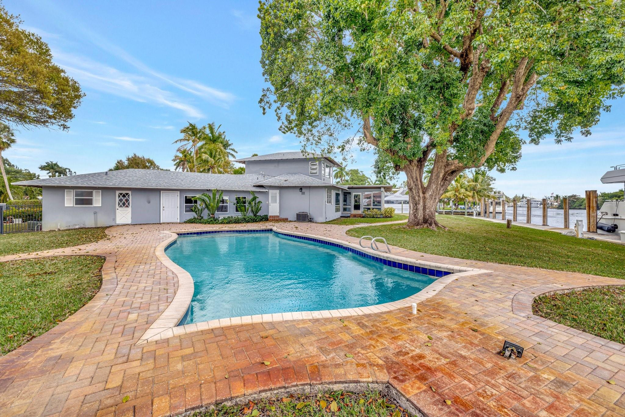 2390 SW 27th Te, Fort Lauderdale FL 33312