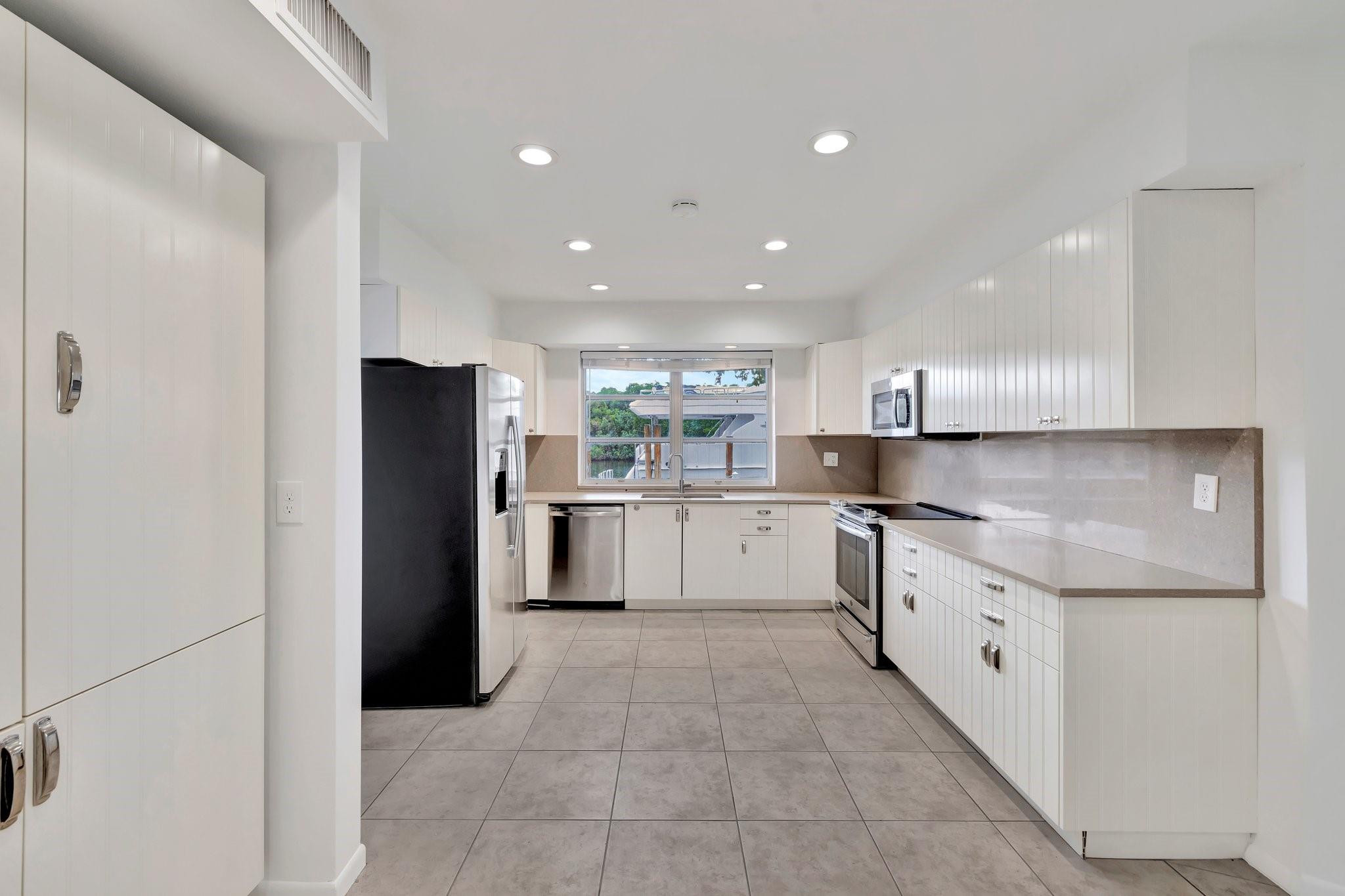 2390 SW 27th Te, Fort Lauderdale FL 33312