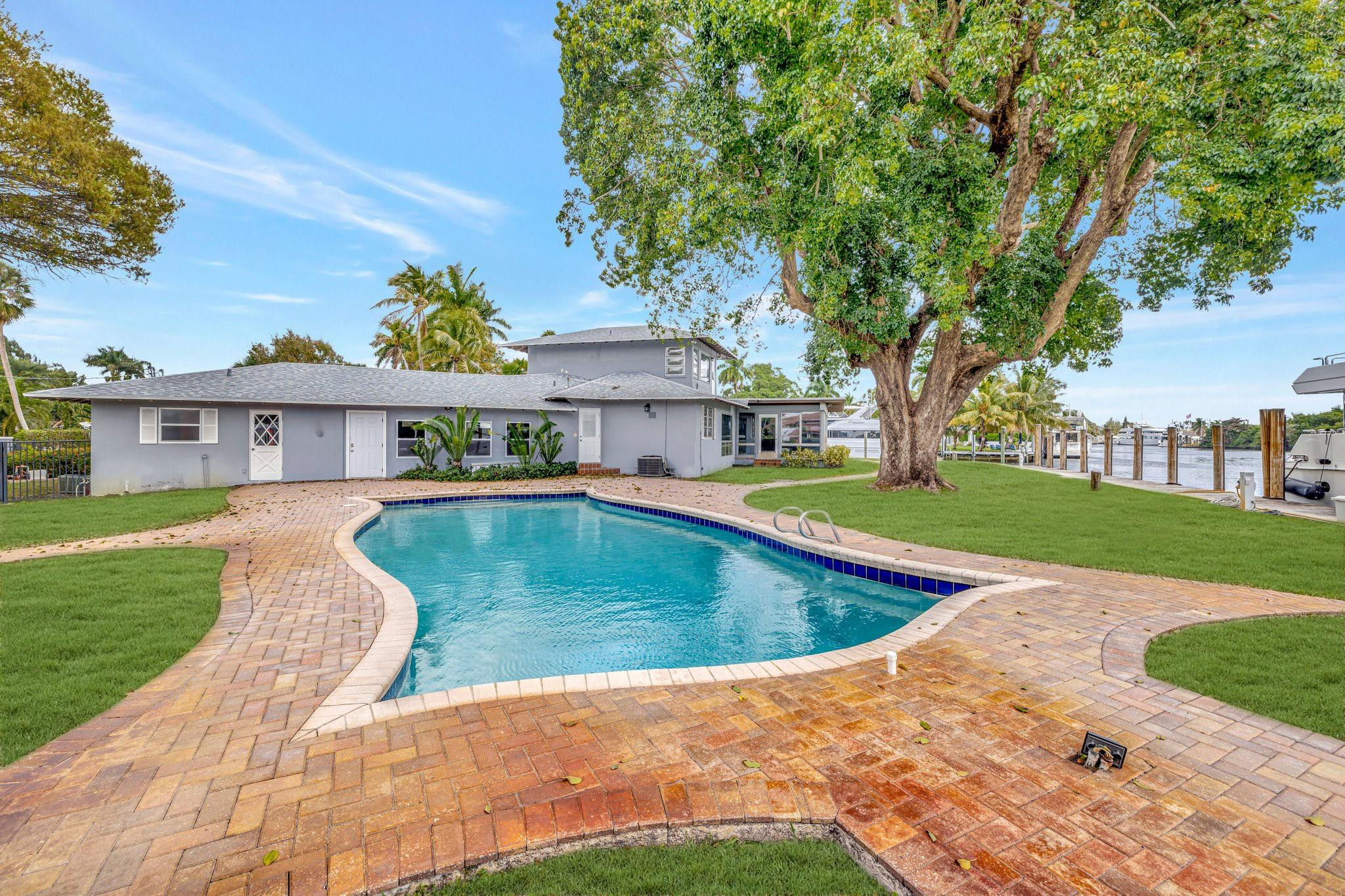 2390 SW 27th Te, Fort Lauderdale FL 33312