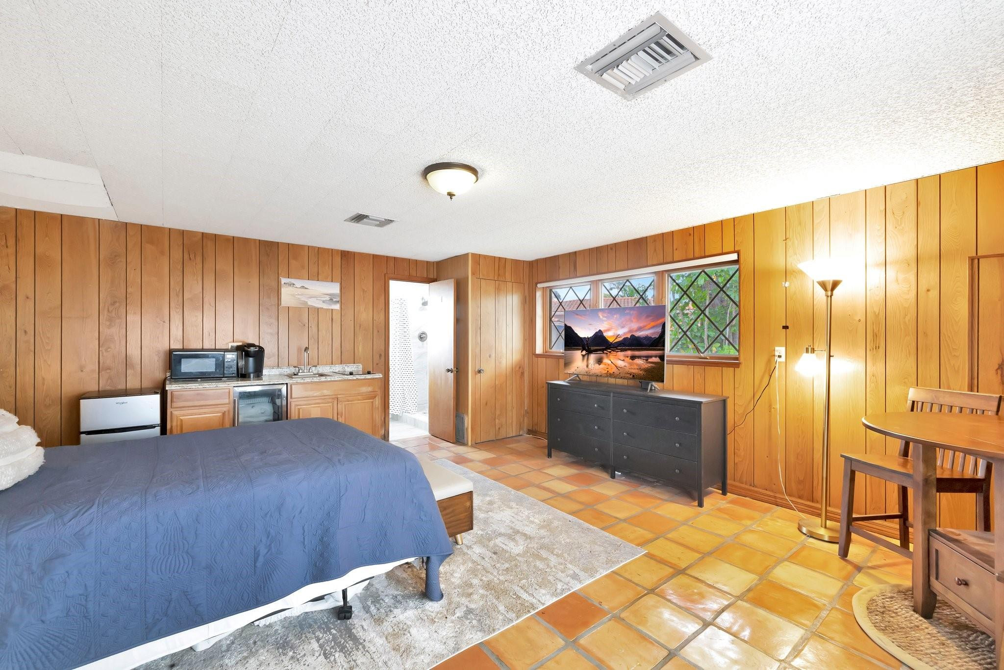 2390 SW 27th Te, Fort Lauderdale FL 33312