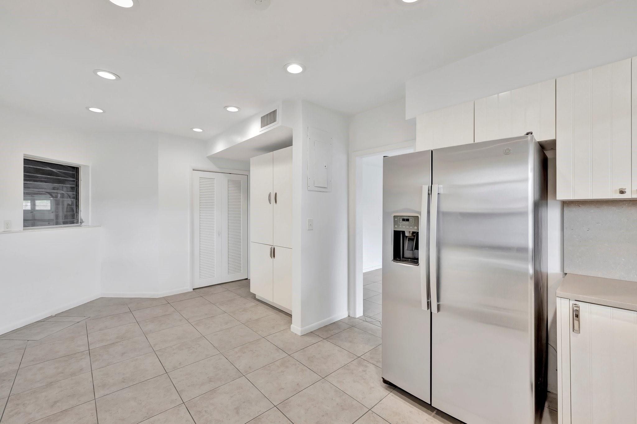 2390 SW 27th Te, Fort Lauderdale FL 33312