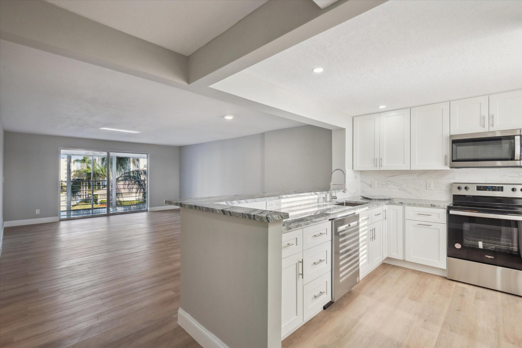 141 SE 3rd #307, Dania Beach FL 33004