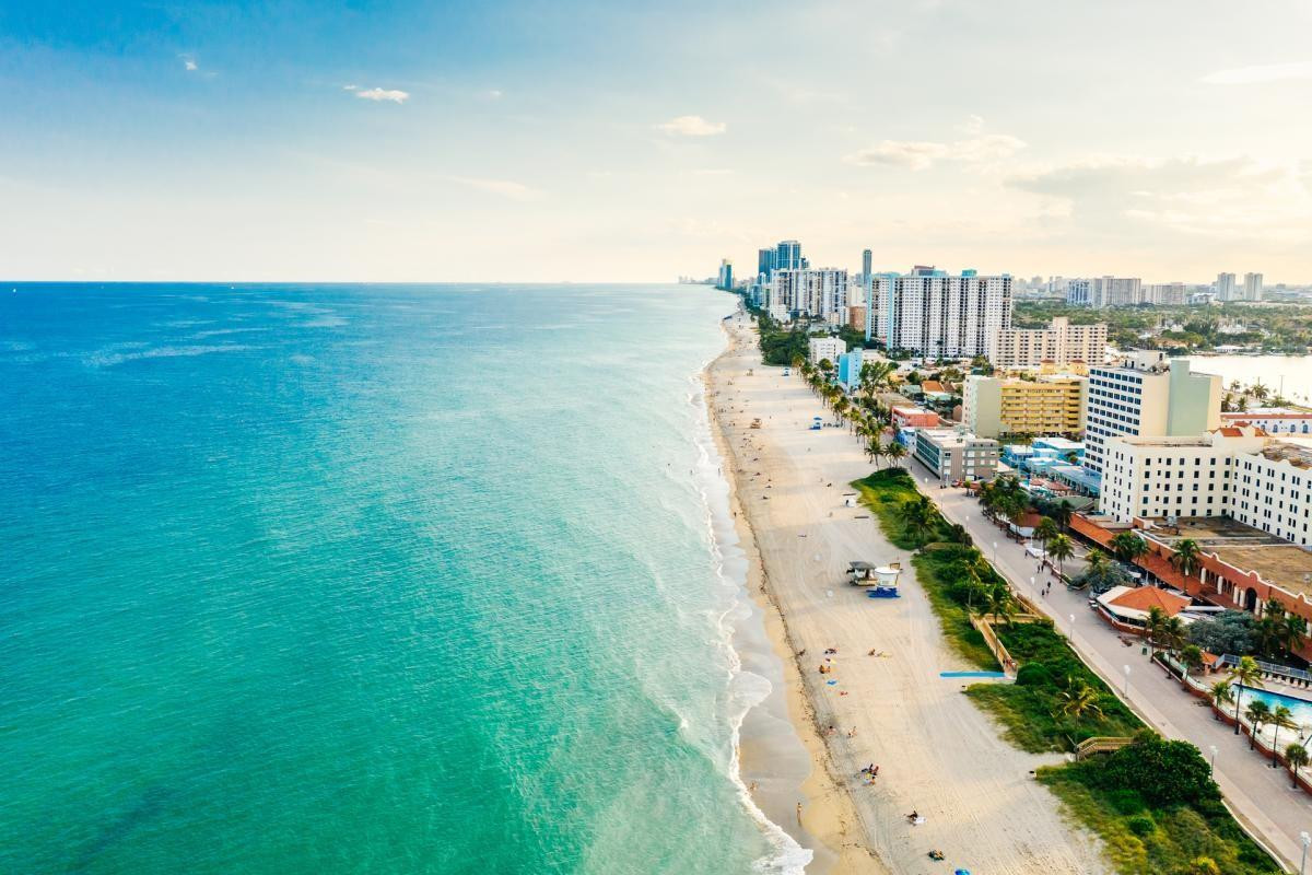 141 SE 3rd #307, Dania Beach FL 33004