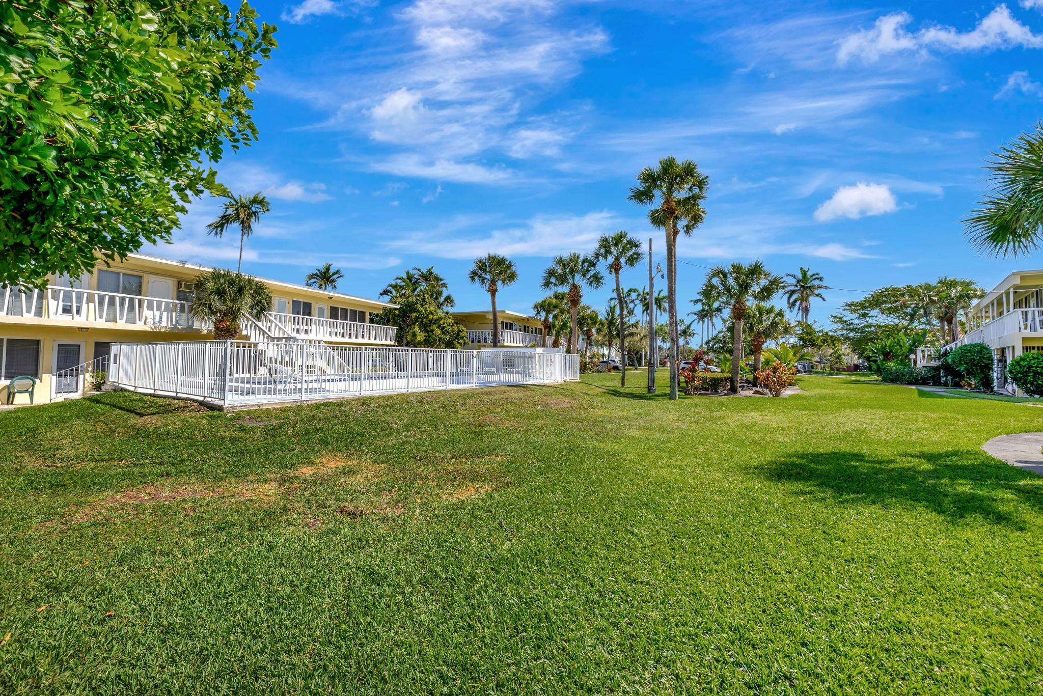2755 NE 28th #A3, Lighthouse Point FL 33064