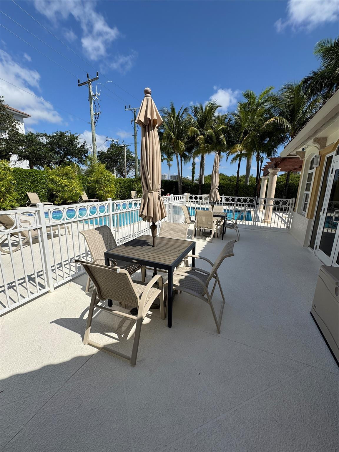 2710 NE 184th, Aventura FL 33160