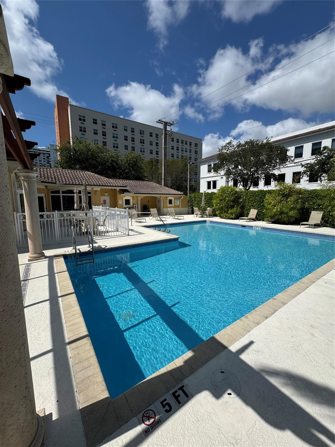 2710 NE 184th, Aventura FL 33160
