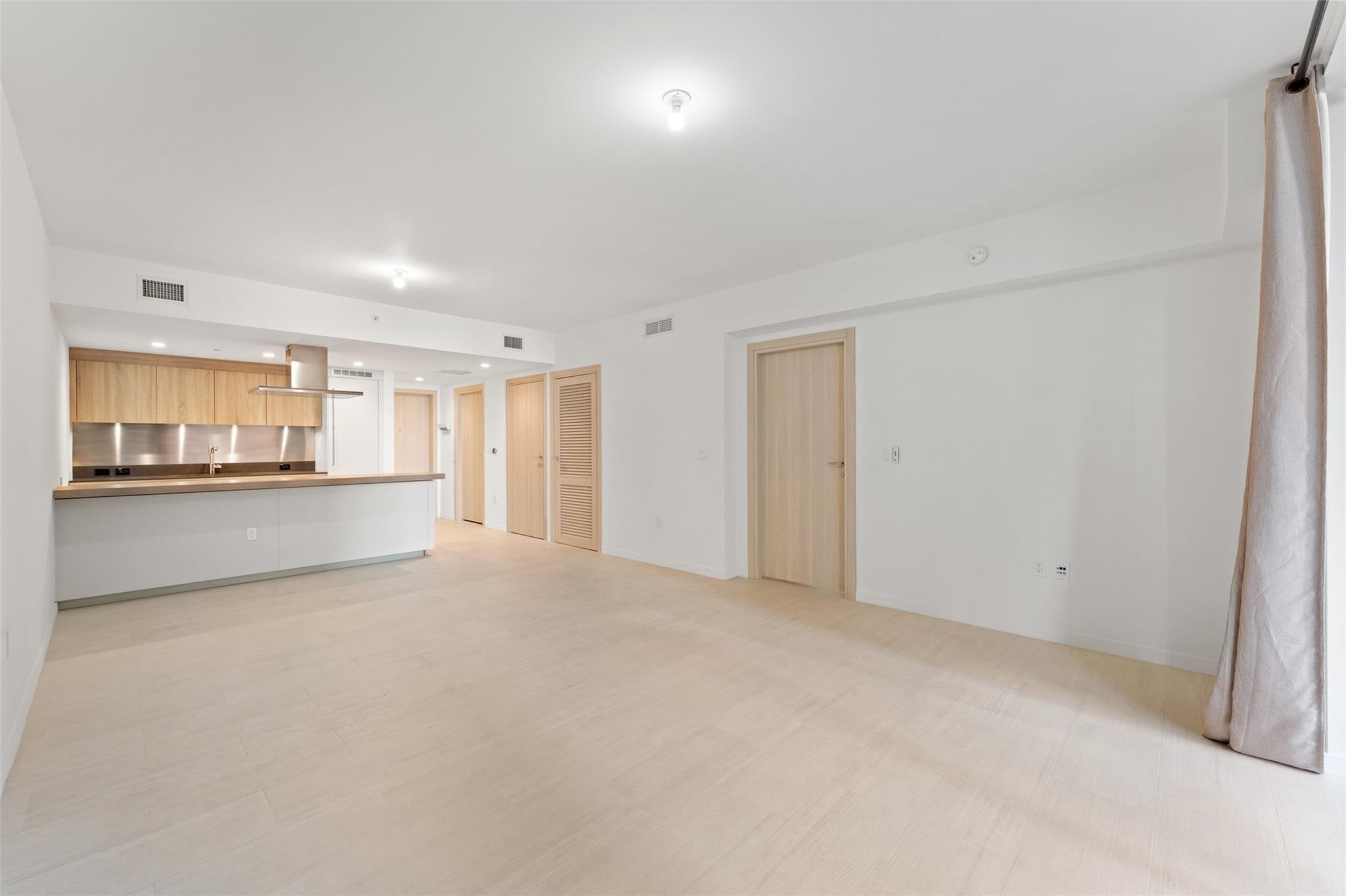 1000 Brickell Plz #3103, Miami FL 33131