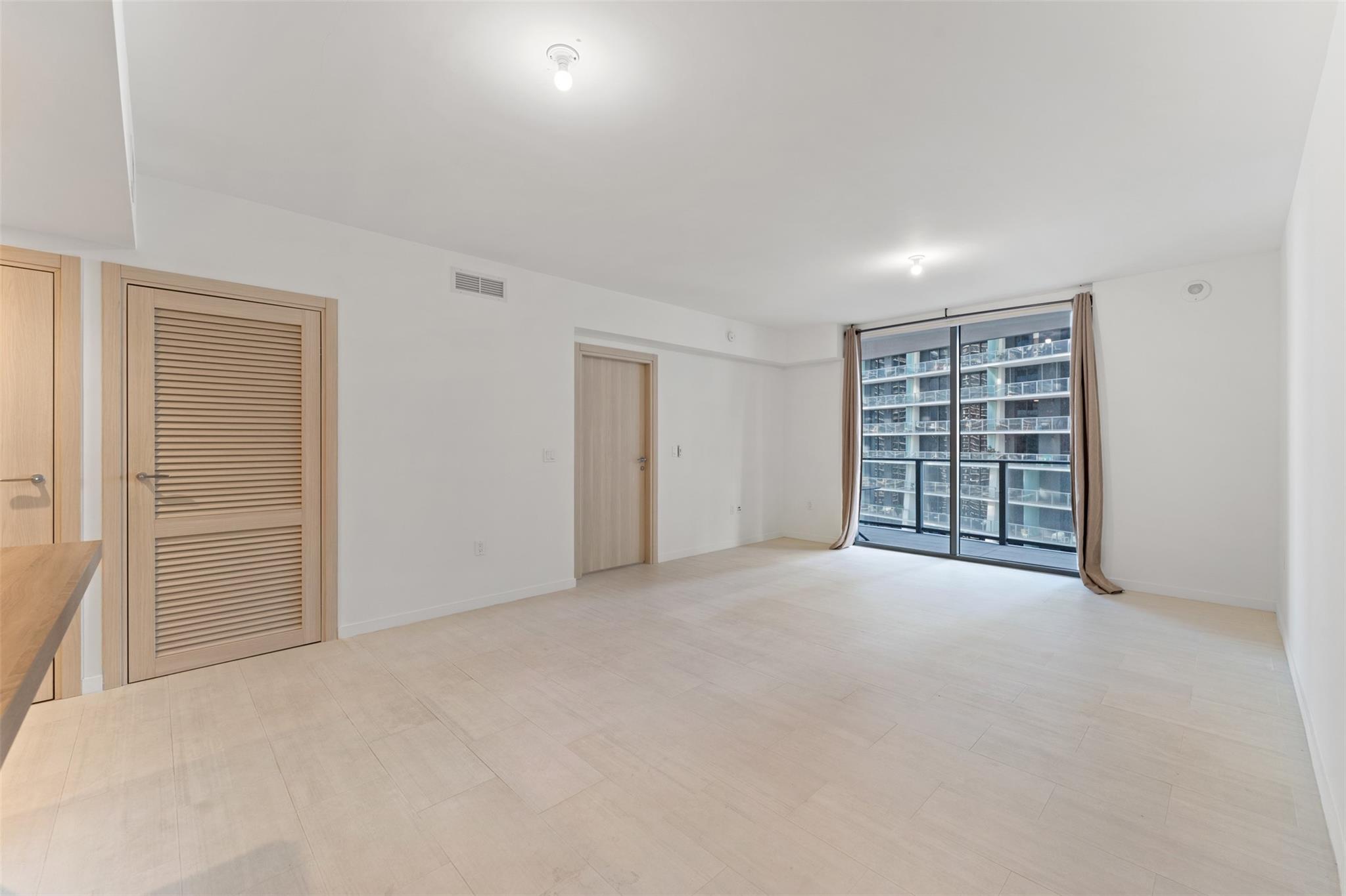1000 Brickell Plz #3103, Miami FL 33131