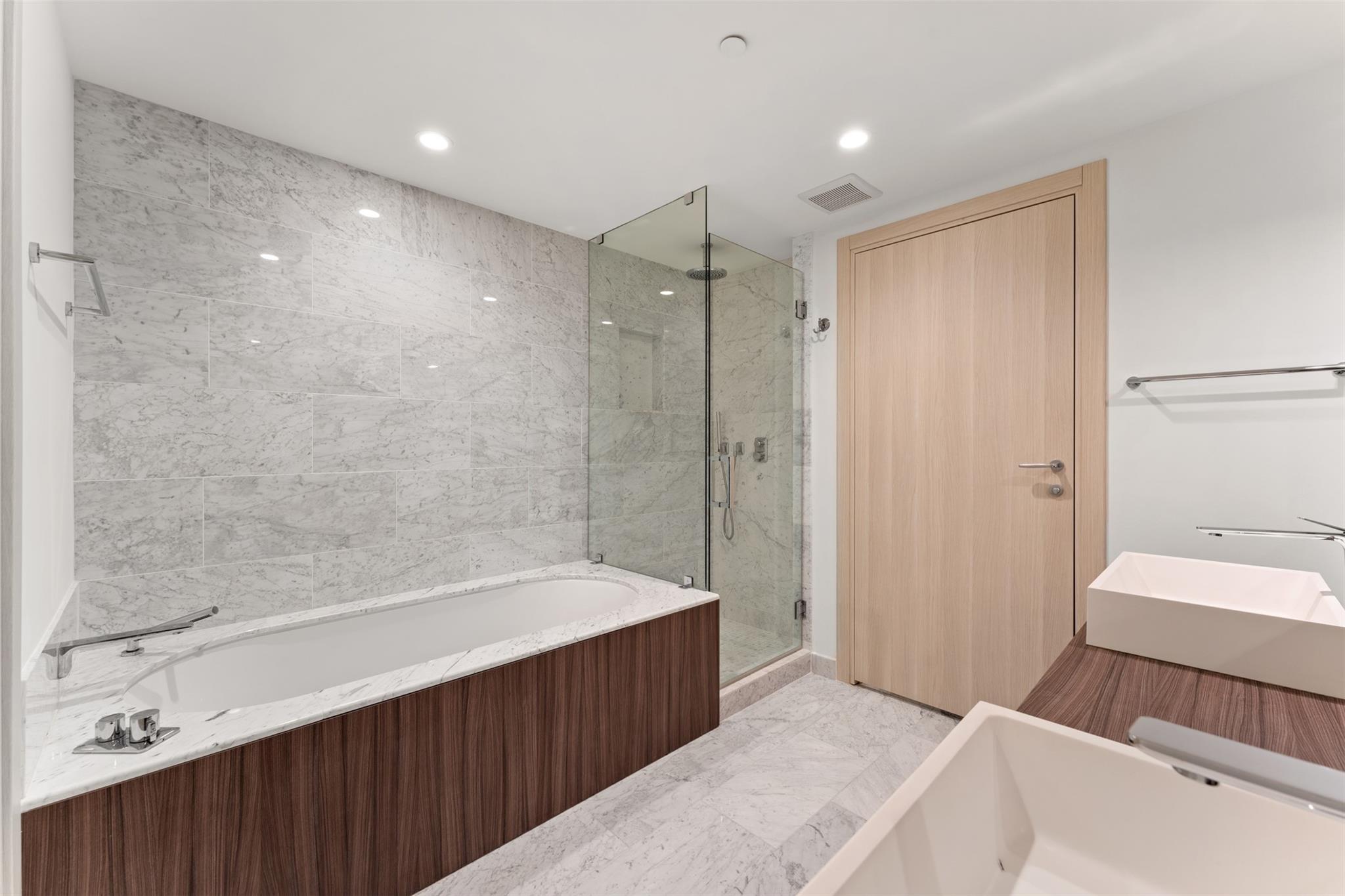1000 Brickell Plz #3103, Miami FL 33131