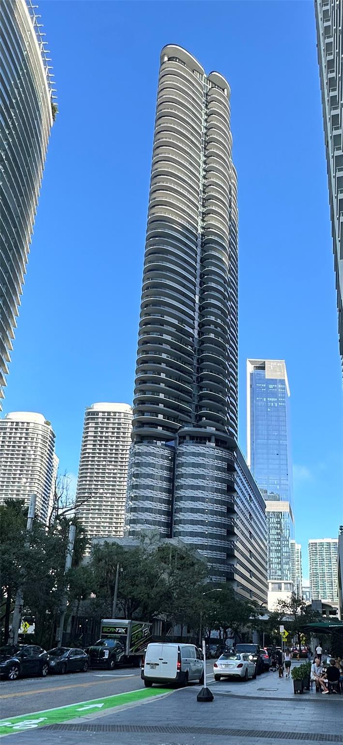 1000 Brickell Plz #3103, Miami FL 33131
