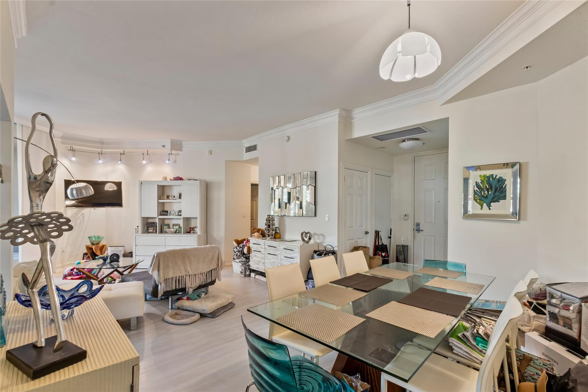 3001 NE 185th #111, Aventura FL 33180