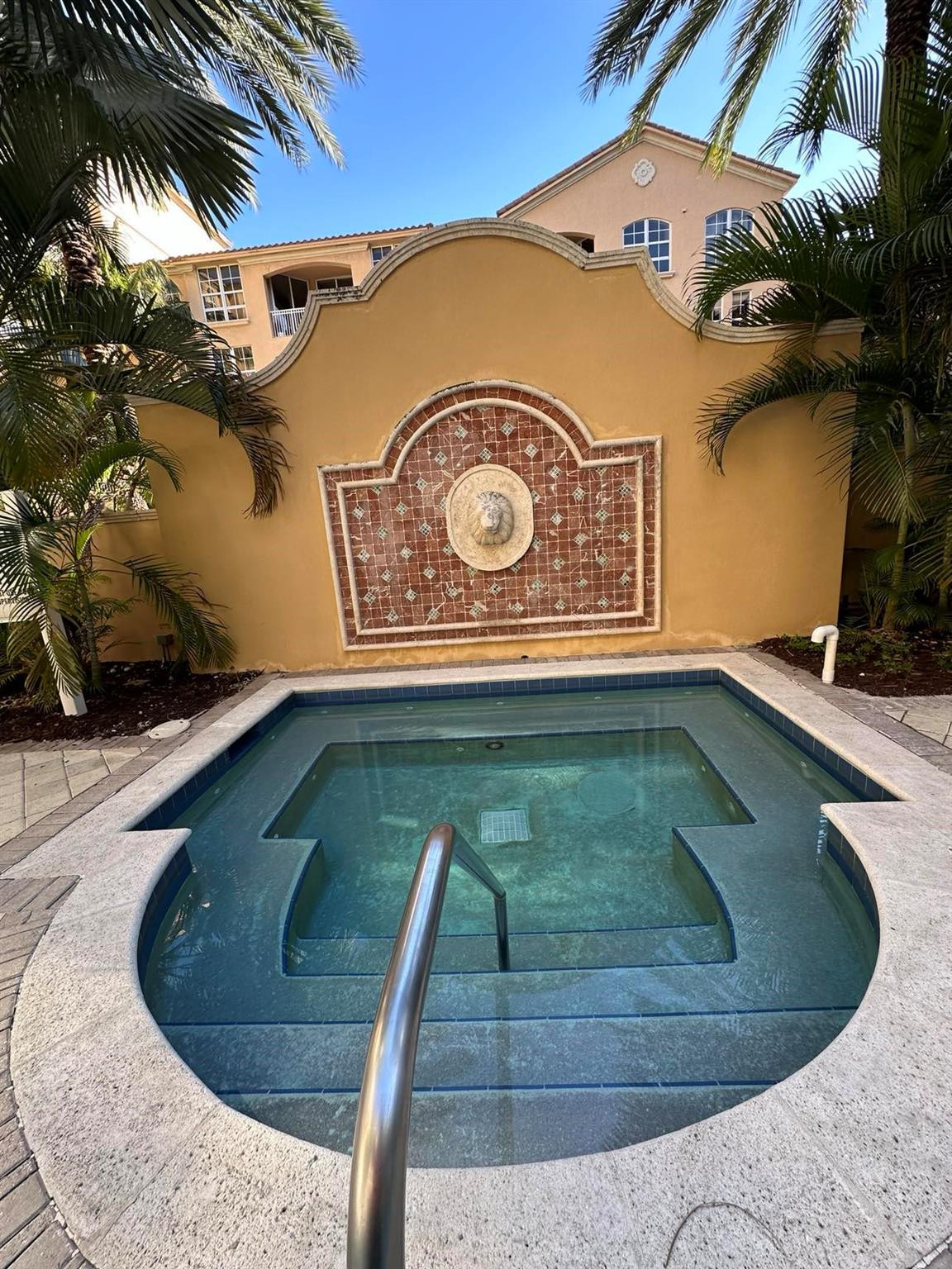 3001 NE 185th #111, Aventura FL 33180