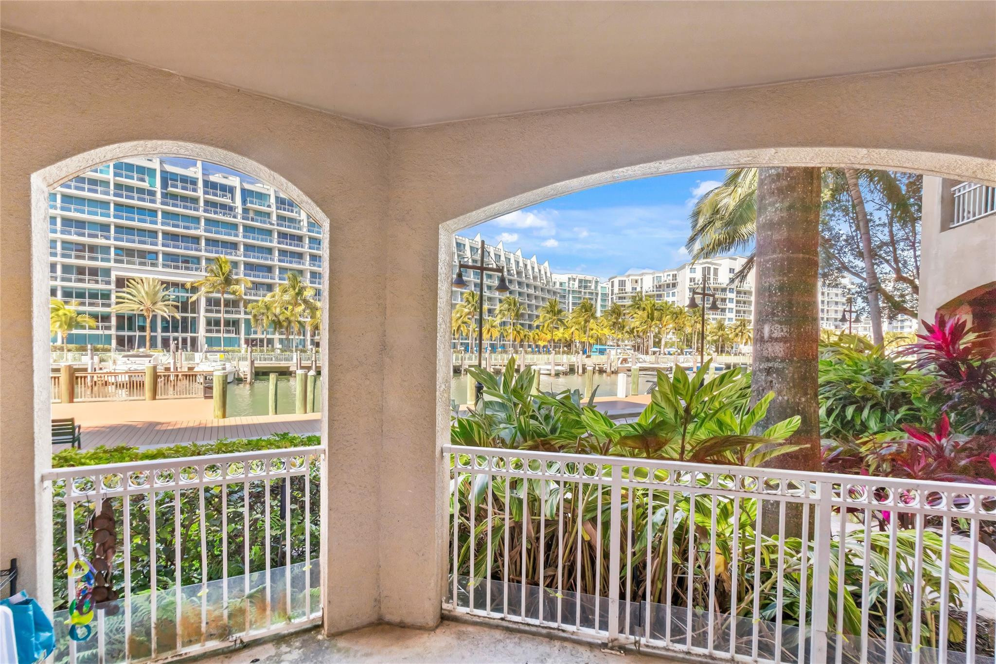 3001 NE 185th #111, Aventura FL 33180