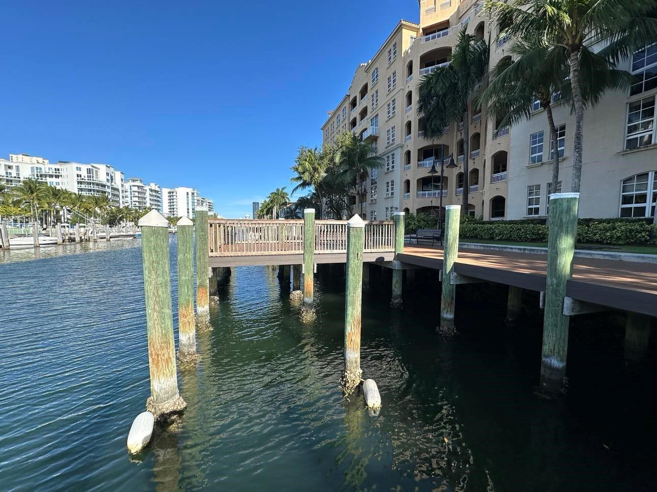 3001 NE 185th #111, Aventura FL 33180
