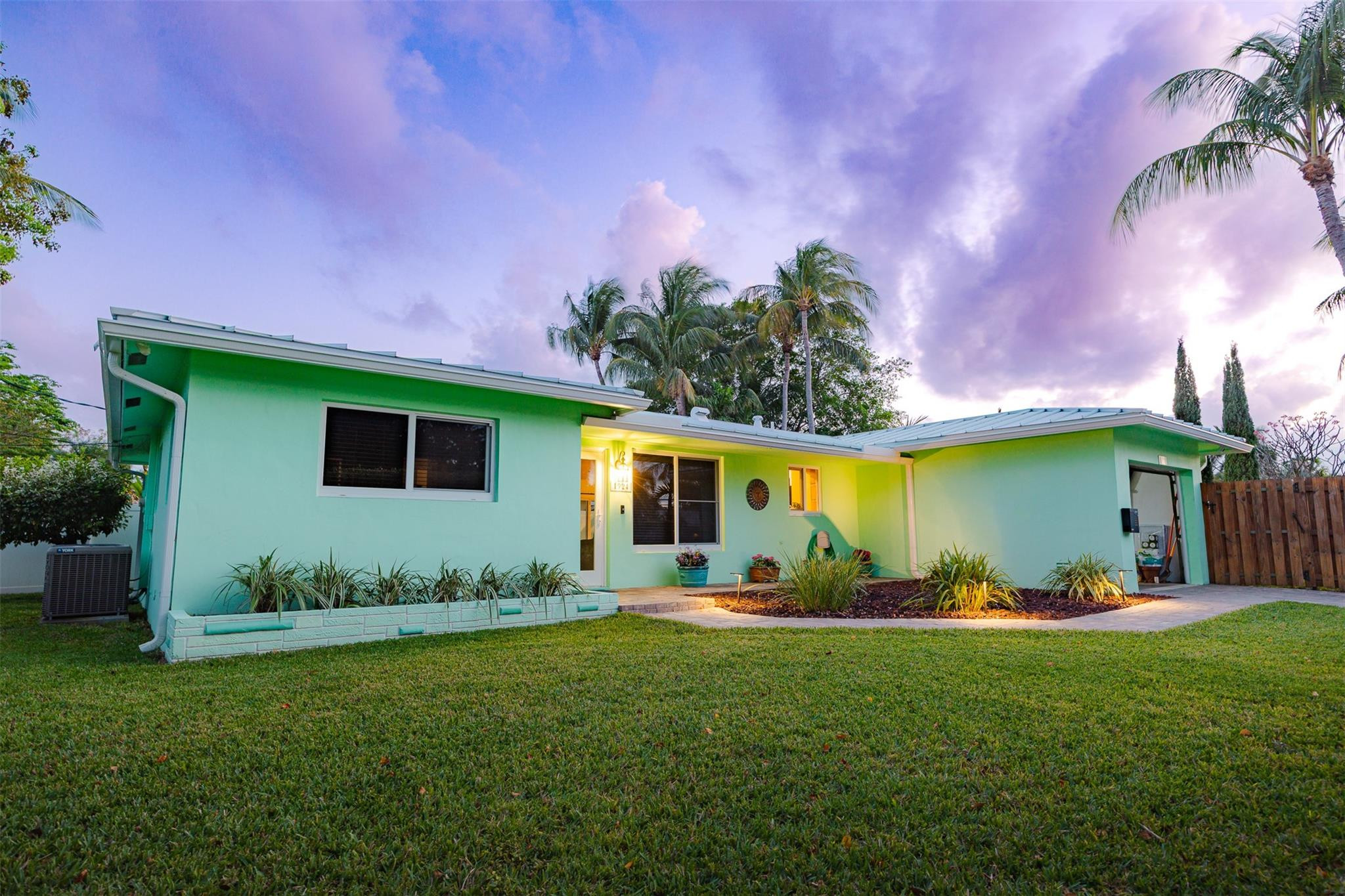 1924 NE 18th, Fort Lauderdale FL 33305