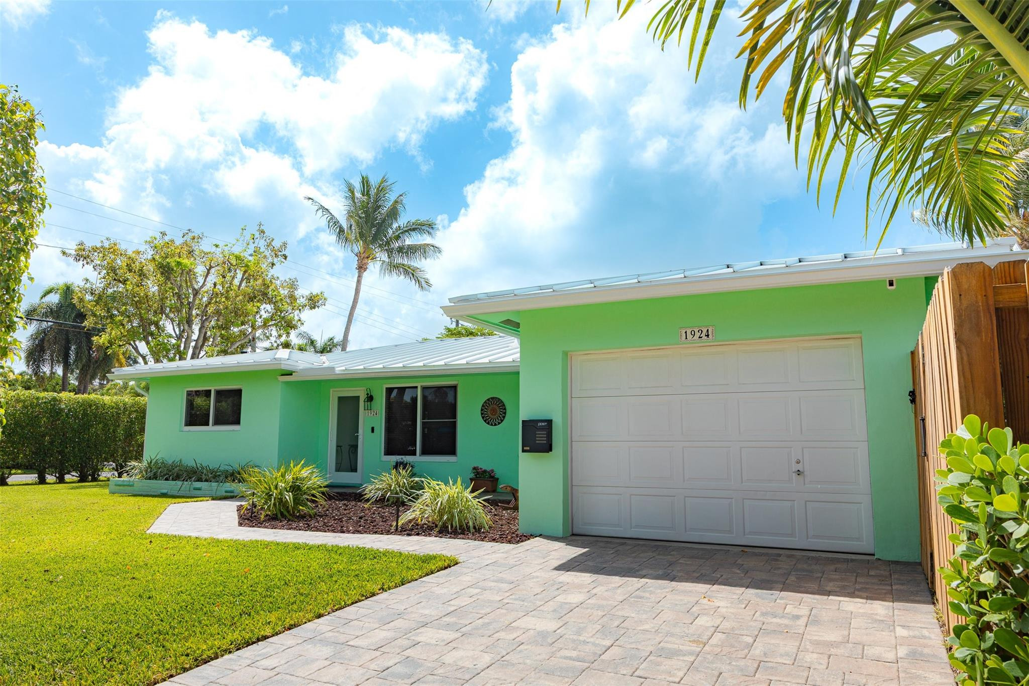 1924 NE 18th, Fort Lauderdale FL 33305
