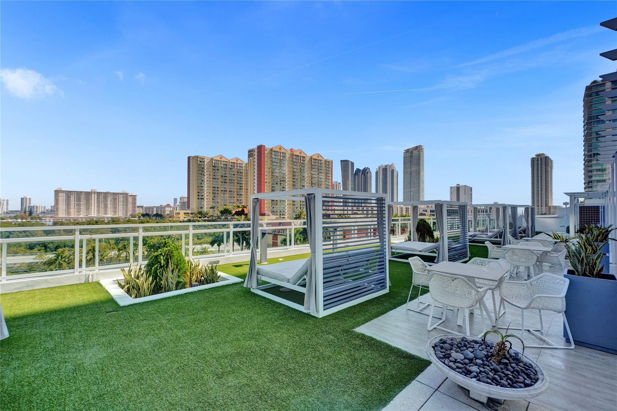 400 Sunny Isles #2005, Sunny Isles Beach FL 33160