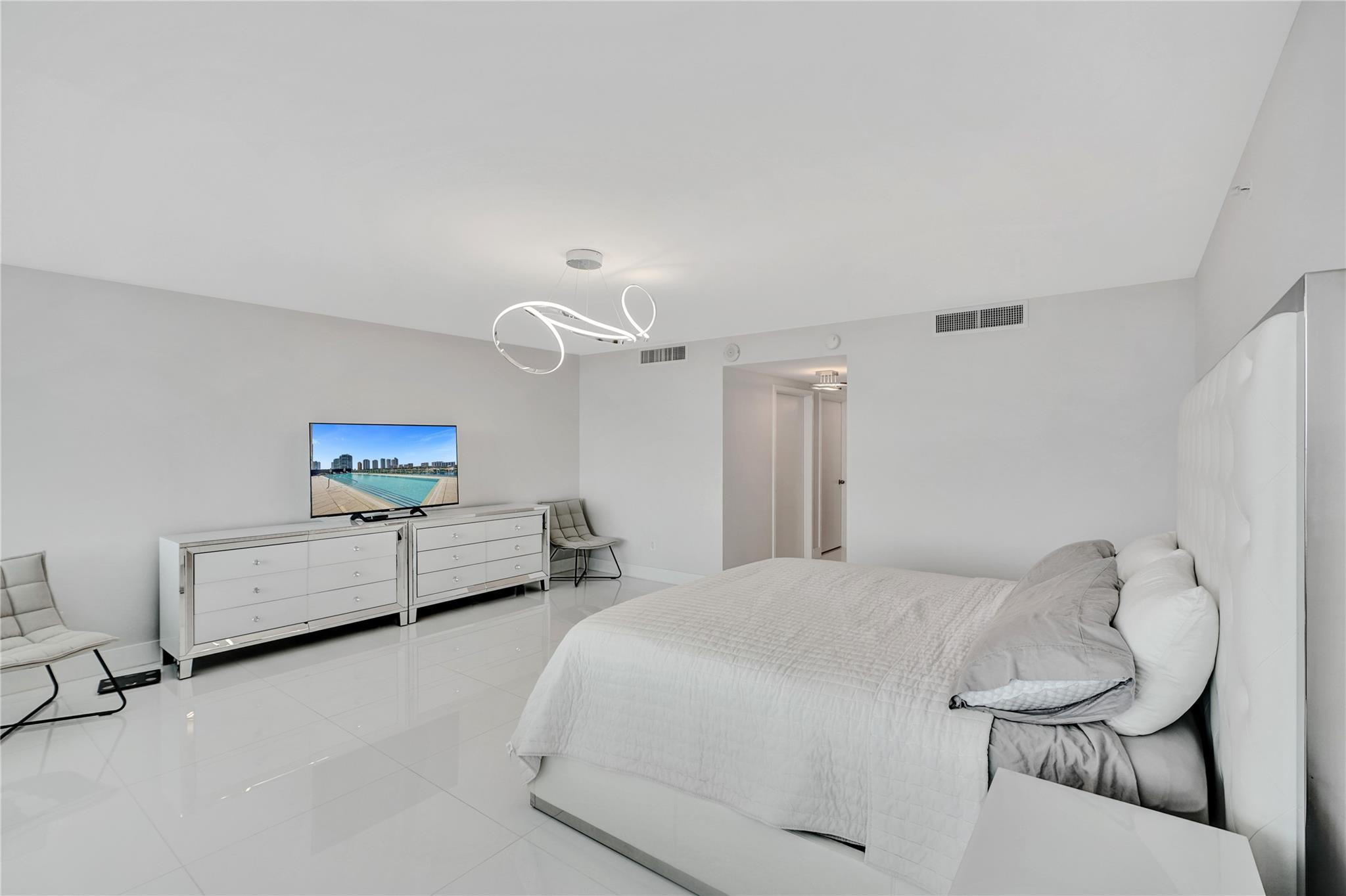 400 Sunny Isles #2005, Sunny Isles Beach FL 33160